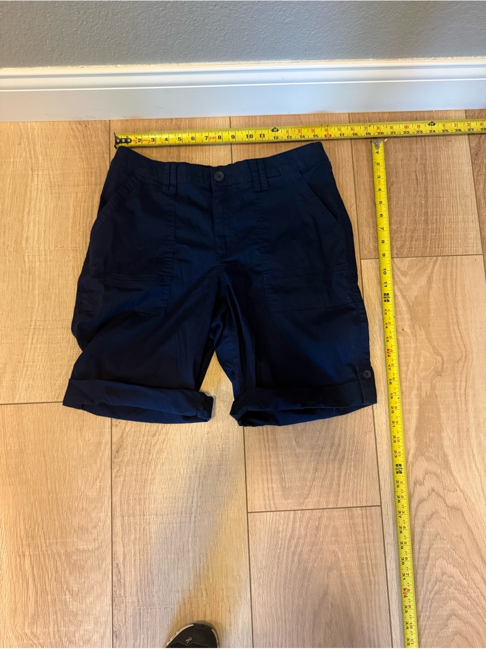 💙 Karen Scott Navy Cargo Bermuda Shorts Size 12 | Roll Tab Casual Utility Shorts - Picture 6 of 7